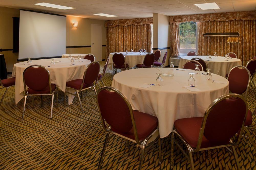 Ramada Plaza Rochester Airport Dış mekan fotoğraf