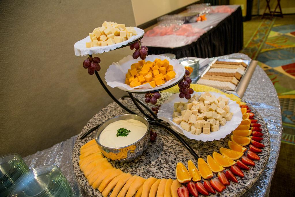 Ramada Plaza Rochester Airport Dış mekan fotoğraf