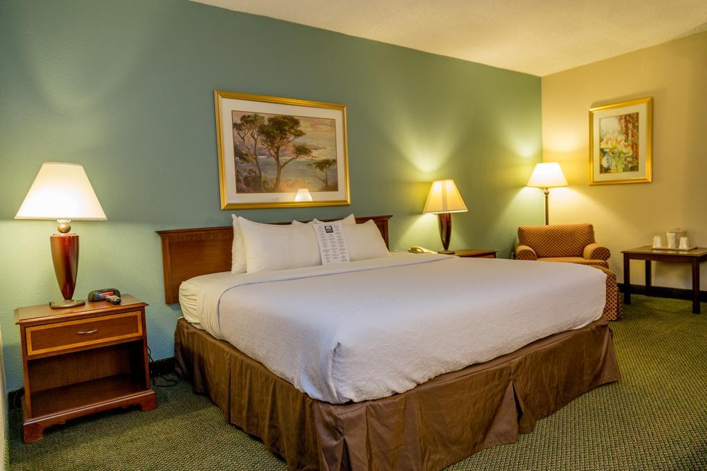 Ramada Plaza Rochester Airport Dış mekan fotoğraf