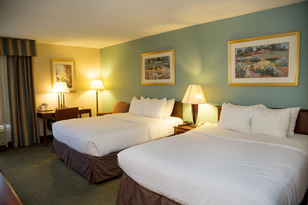 Ramada Plaza Rochester Airport Dış mekan fotoğraf