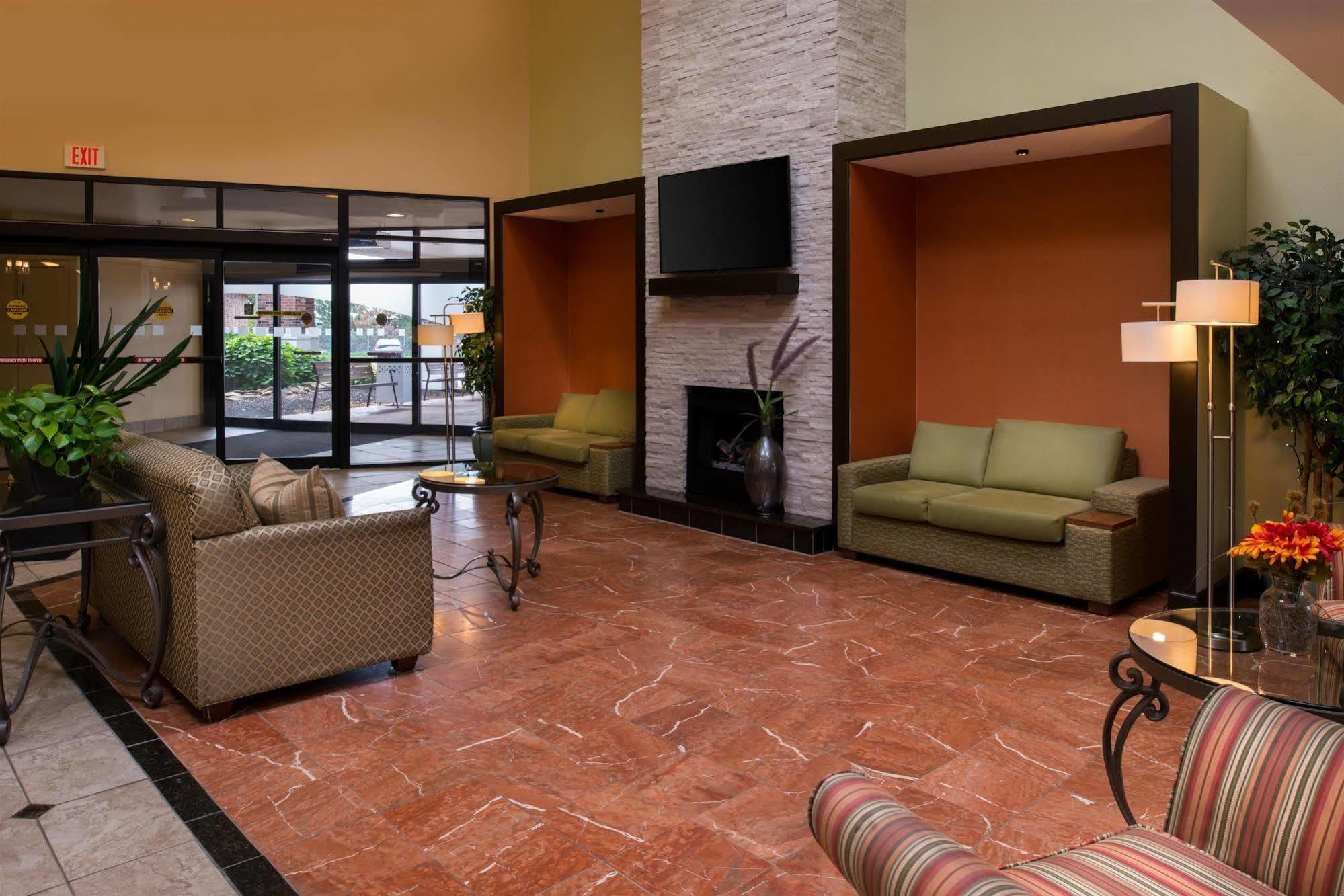 Ramada Plaza Rochester Airport Dış mekan fotoğraf
