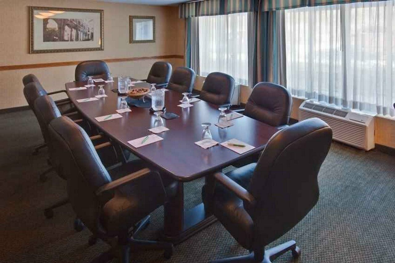 Ramada Plaza Rochester Airport Dış mekan fotoğraf